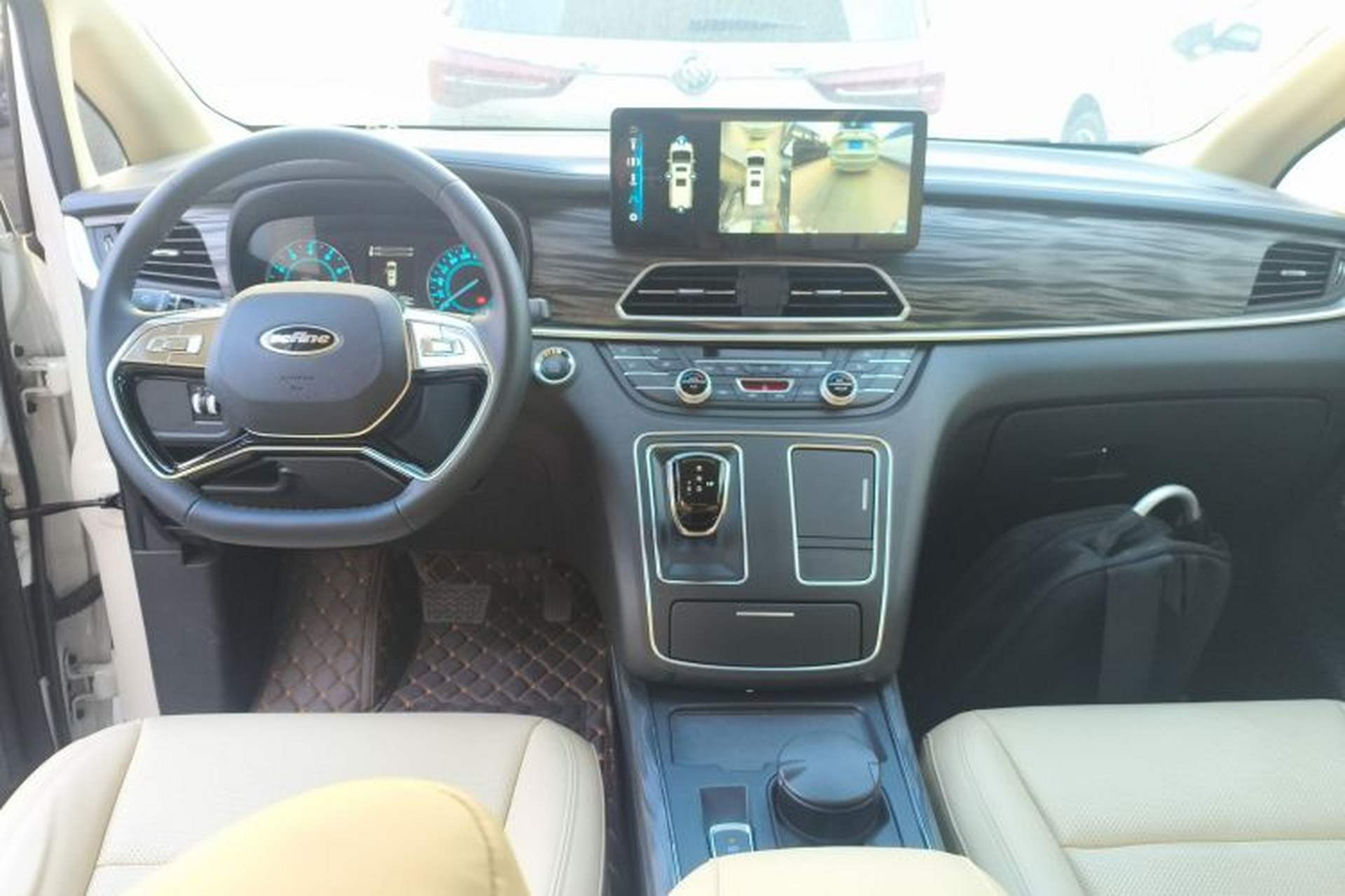 Used JAC Refine L6 MAX 2022 2.0T Automatic High-Power Flagship Edition Center Console