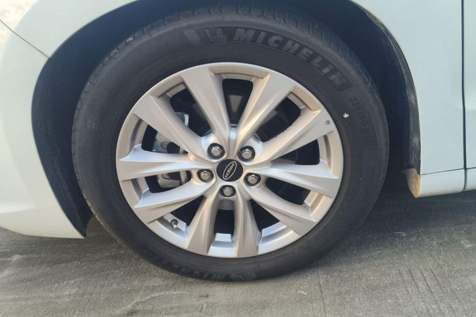 Used JAC Refine L6 MAX 2022 2.0T Automatic High-Power Flagship Edition Left Front Wheel Hub