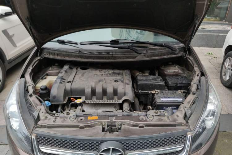 Used JAC Refine M2 2013 1.8L Manual Luxury Smart Model 5 Seats Engine Bay