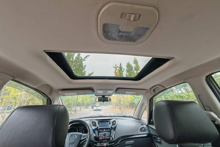 Used JAC Refine M2 2013 1.8L Manual Luxury Smart Model 5 Seats Headliner