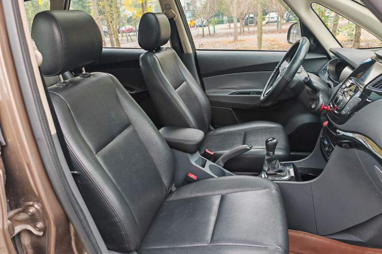 Used JAC Refine M2 2013 1.8L Manual Luxury Smart Model 5 Seats Right Front Seat