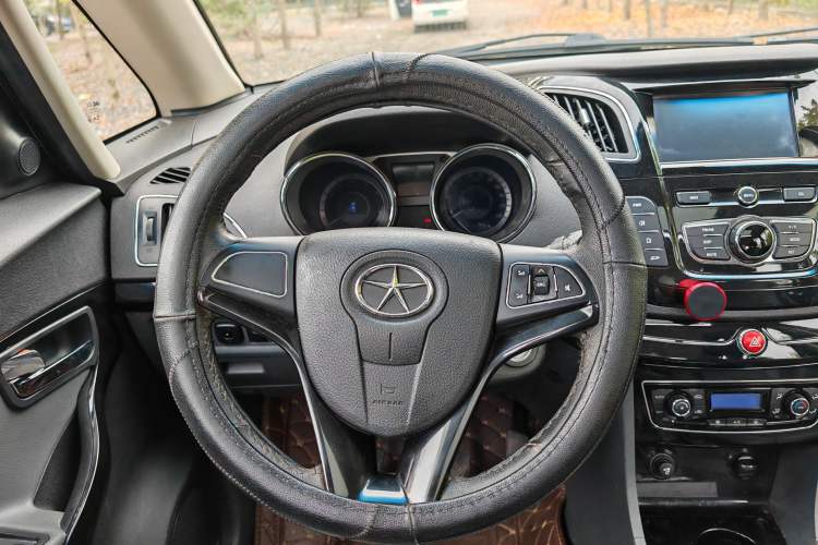 Used JAC Refine M2 2013 1.8L Manual Luxury Smart Model 5 Seats Steering Wheel