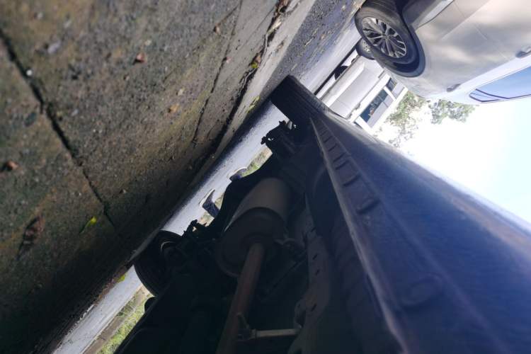 Used JAC Refine M3 2022 PLUS Standard Model 1.5T Chassis Front Right