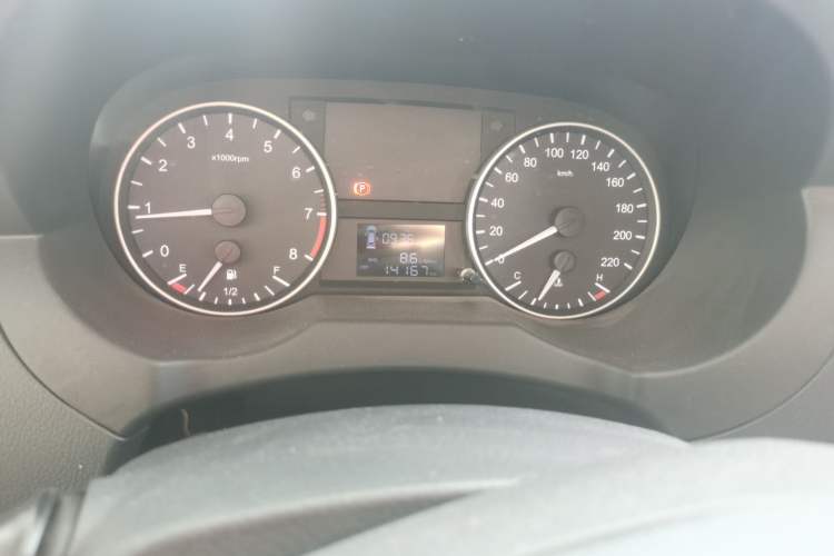 Used JAC Refine M3 2022 PLUS Standard Model 1.5T Odometer Close Up