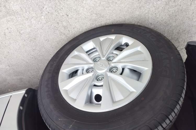 Used JAC Refine M3 2022 PLUS Standard Model 1.5T Left Front Wheel Hub