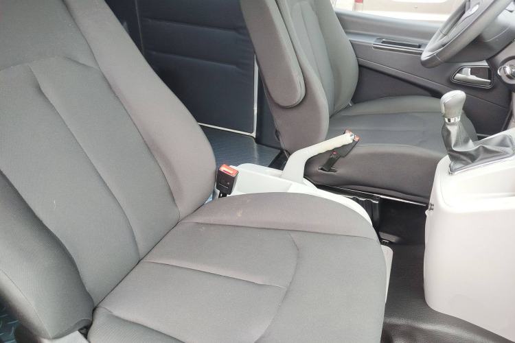 Used JAC Refine M3 2022 PLUS Standard Model 1.5T Right Front Seat