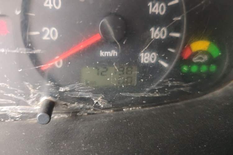 Used JAC Refine M3  Odometer Close Up
