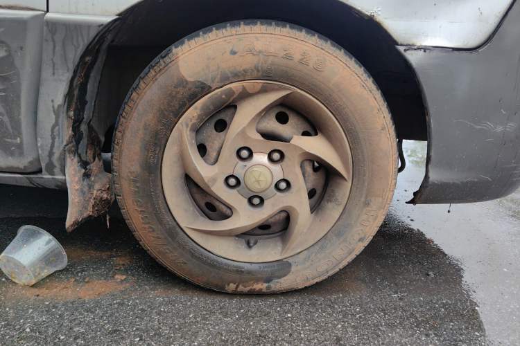 Used JAC Refine M3  Right Front Wheel Hub