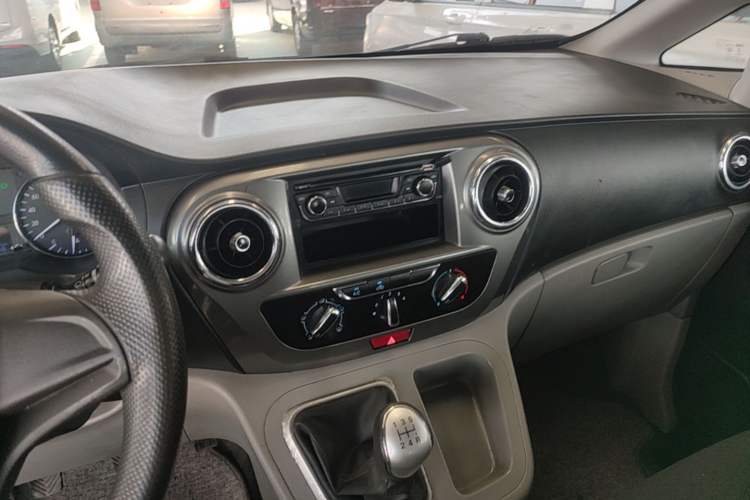 Used JAC Refine M3 2015 Maker Edition 1.6L Luxury Version Audio And AC Panel