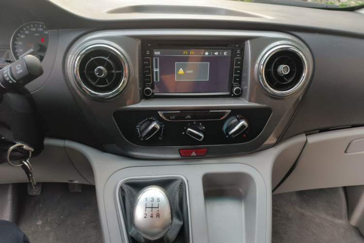 Used JAC Refine M3 2015 Maker Edition 1.6L Luxury Version Audio And AC Panel