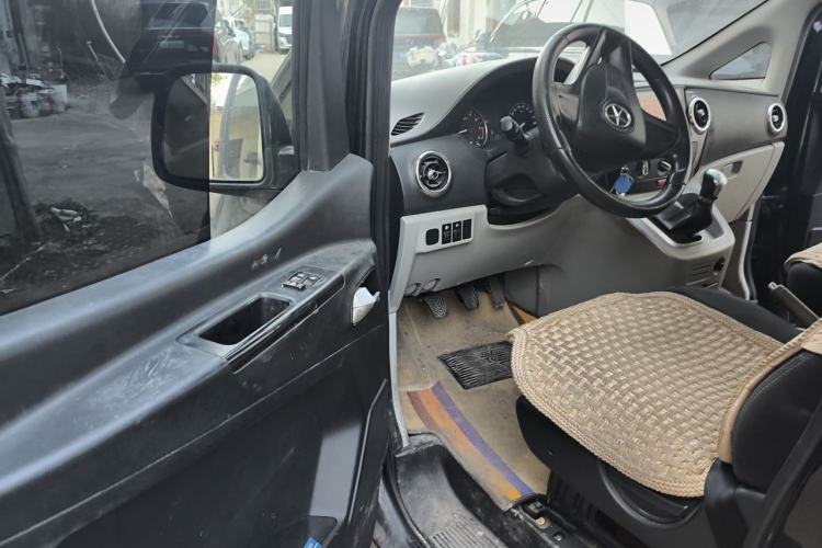 Used JAC Refine M3 2015 Maker Edition 1.6L Luxury Version Driver Seat