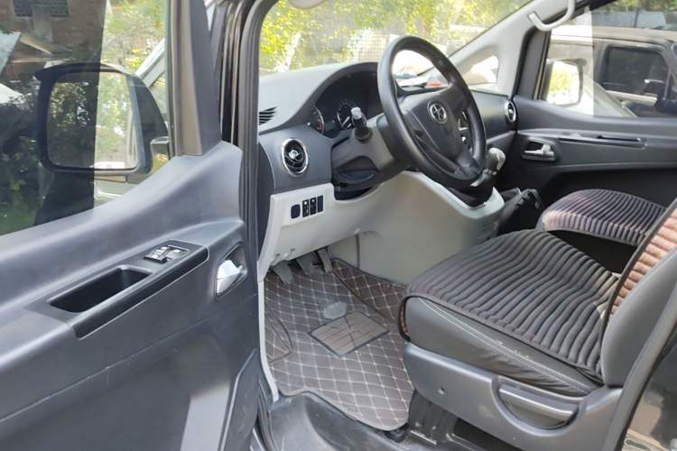 Used JAC Refine M3 2015 Maker Edition 1.6L Luxury Version Driver Seat