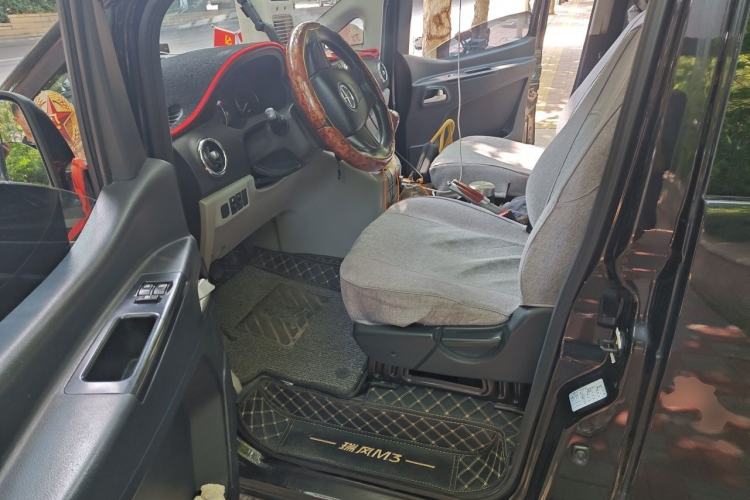 Used JAC Refine M3 2015 Maker Edition 1.6L Luxury Version Driver Seat
