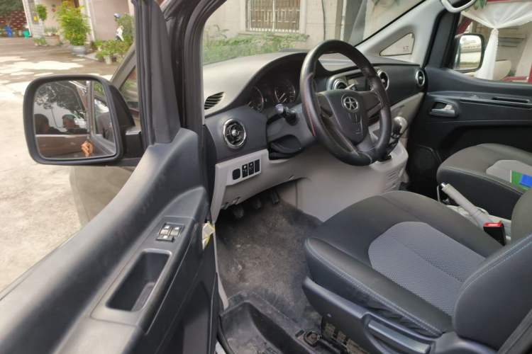 Used JAC Refine M3 2015 Maker Edition 1.6L Luxury Version Driver Seat