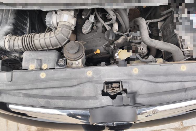 Used JAC Refine M3 2015 Maker Edition 1.6L Luxury Smart Version Engine Bay