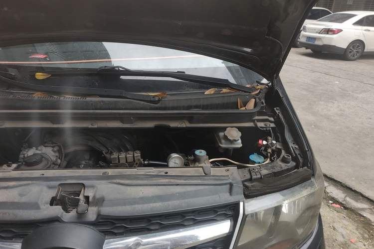Used JAC Refine M3 2015 Maker Edition 1.6L Luxury Version Engine Bay Left