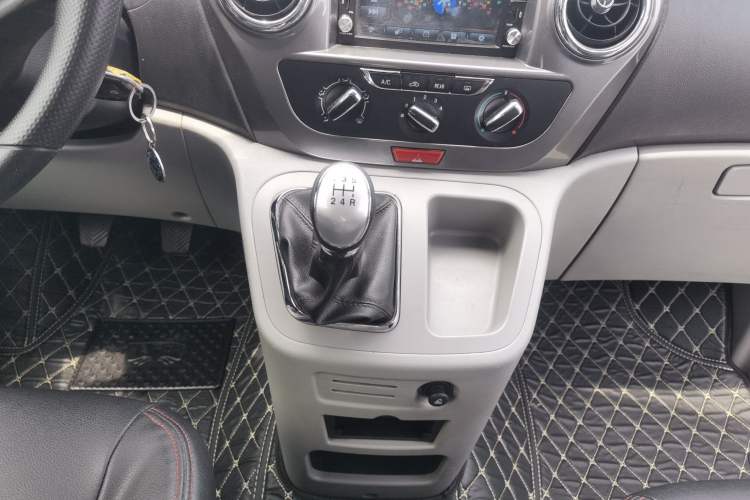 Used JAC Refine M3 2015 Maker Edition 1.6L Luxury Version Gear Lever