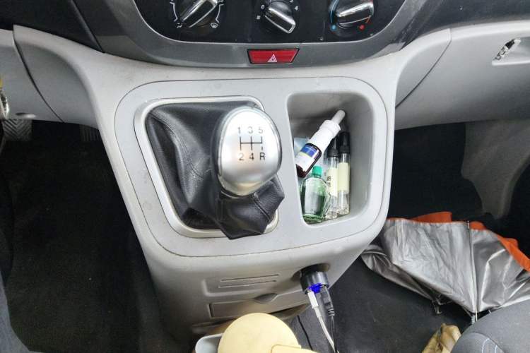 Used JAC Refine M3 2015 Maker Edition 1.6L Luxury Version Gear Lever
