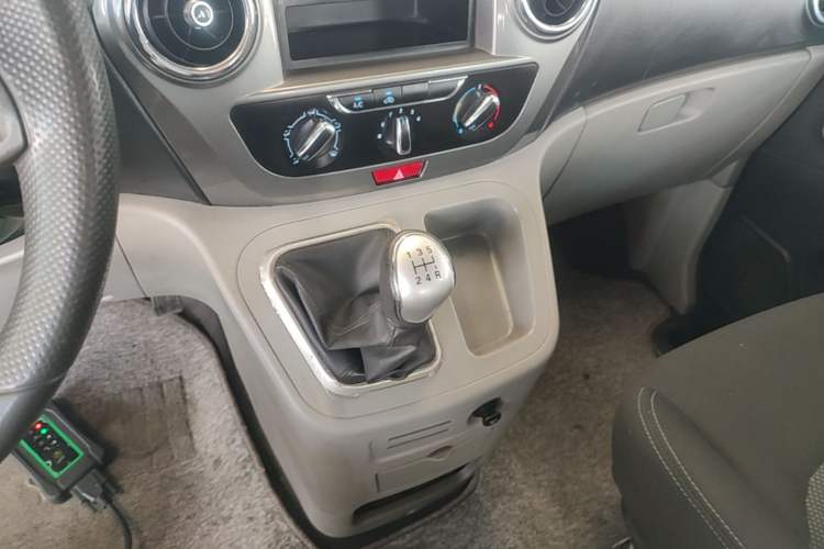Used JAC Refine M3 2015 Maker Edition 1.6L Luxury Version Gear Lever