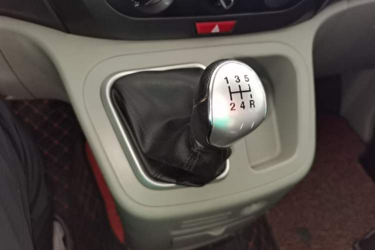 Used JAC Refine M3 2015 Maker Edition 1.6L Luxury Version Gear Lever