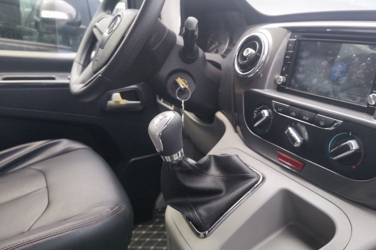 Used JAC Refine M3 2015 Maker Edition 1.6L Luxury Version Interior 2