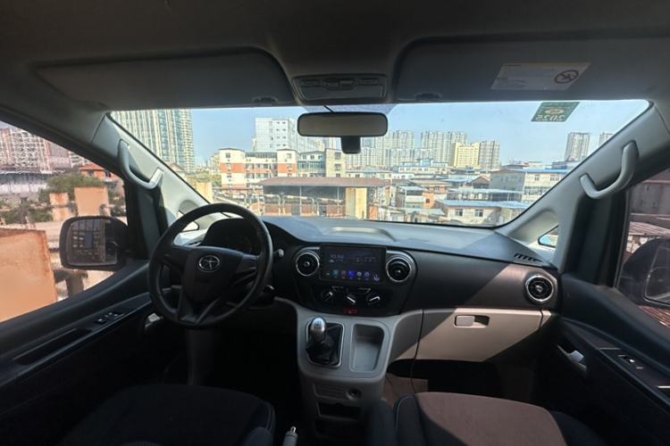 Used JAC Refine M3 2015 Maker Edition 1.6L Luxury Version Interior 2