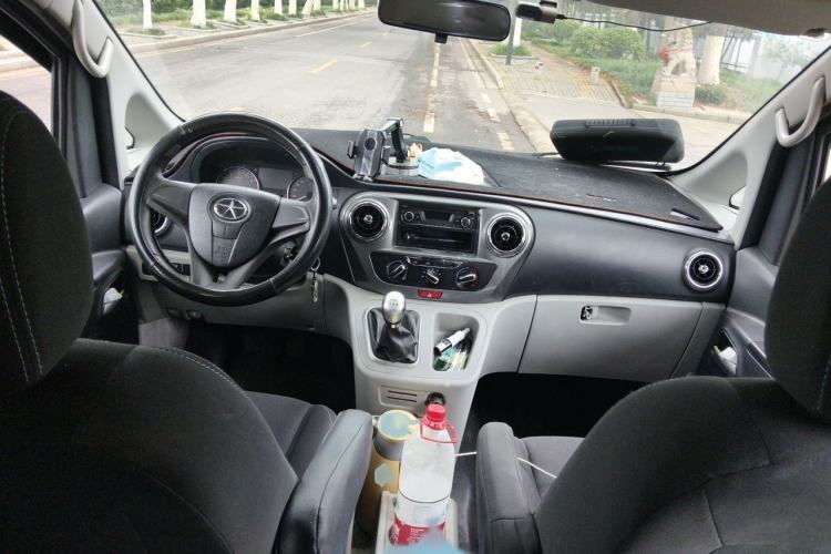 Used JAC Refine M3 2015 Maker Edition 1.6L Luxury Version Interior 2