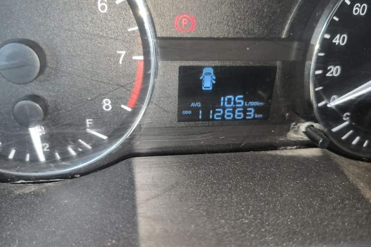 Used JAC Refine M3 2015 Maker Edition 1.6L Luxury Version Odometer Close Up