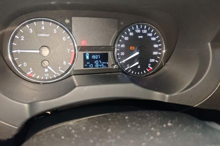 Used JAC Refine M3 2015 Maker Edition 1.6L Luxury Smart Version Odometer Close Up