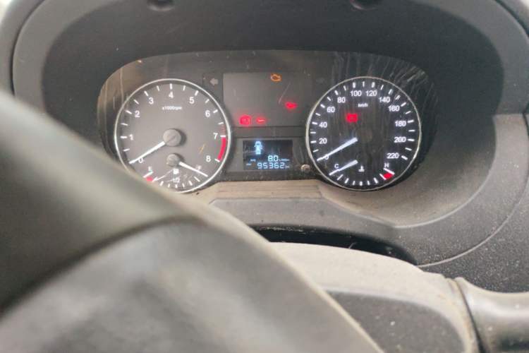Used JAC Refine M3 2015 Maker Edition 1.6L Luxury Version Odometer Close Up