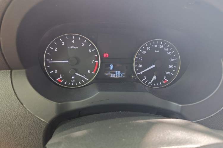 Used JAC Refine M3 2015 Maker Edition 1.6L Luxury Version Odometer Close Up
