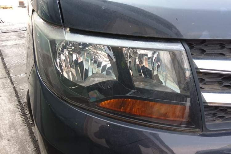 Used JAC Refine M3 2015 Maker Edition 1.6L Luxury Smart Version Right Front Headlight