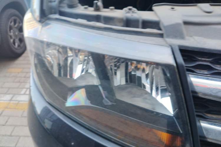Used JAC Refine M3 2015 Maker Edition 1.6L Luxury Smart Version Right Front Headlight