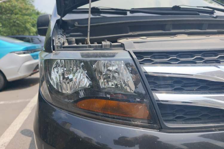 Used JAC Refine M3 2015 Maker Edition 1.6L Luxury Version Right Front Headlight