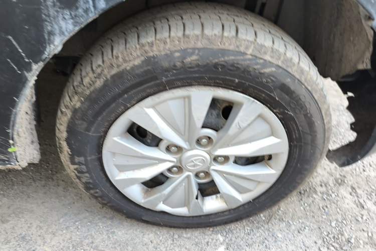 Used JAC Refine M3 2015 Maker Edition 1.6L Luxury Version Right Front Wheel Hub