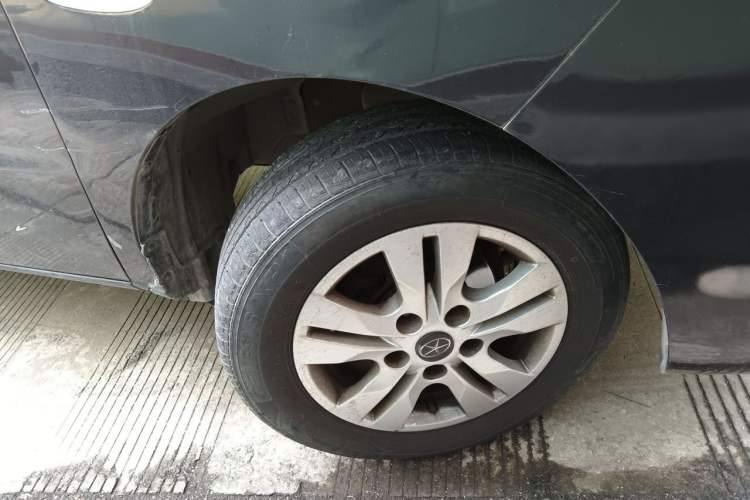 Used JAC Refine M3 2015 Maker Edition 1.6L Luxury Smart Version Right Front Wheel Hub