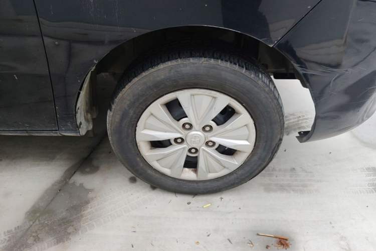 Used JAC Refine M3 2015 Maker Edition 1.6L Luxury Version Right Front Wheel Hub