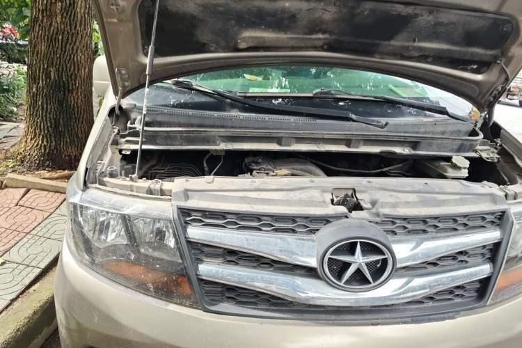 Used JAC Refine M3 2015 Maker Edition 1.6L Luxury Version Engine Bay Right
