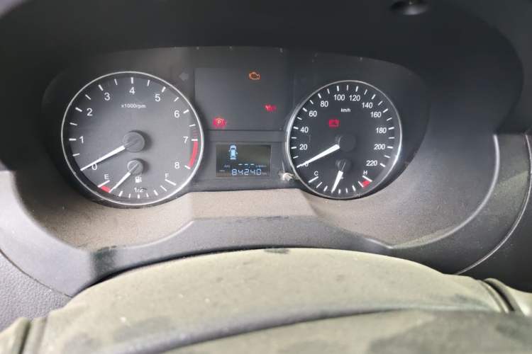Used JAC Refine M3 2015 Maker Edition 1.6L Luxury Version Odometer Close Up