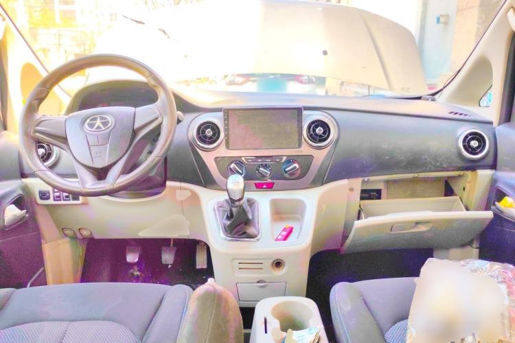 Used JAC Refine M3 2015 Maker Edition 1.6L Luxury Smart Version Center Console