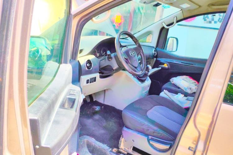 Used JAC Refine M3 2015 Maker Edition 1.6L Luxury Smart Version Driver Seat