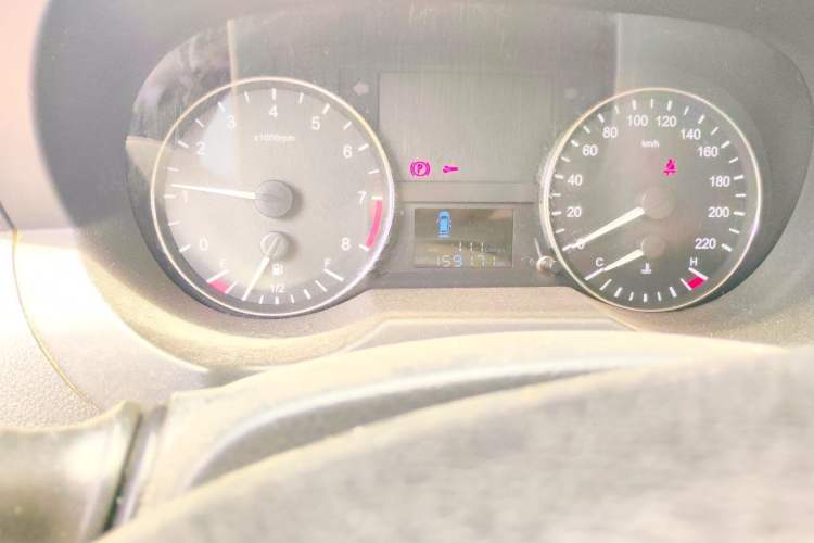 Used JAC Refine M3 2015 Maker Edition 1.6L Luxury Smart Version Odometer Close Up