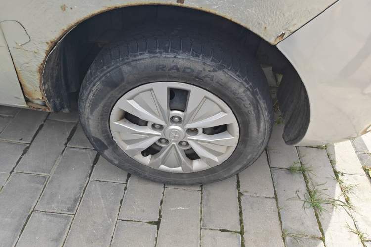 Used JAC Refine M3 2015 Maker Edition 1.6L Luxury Version Right Front Wheel Hub
