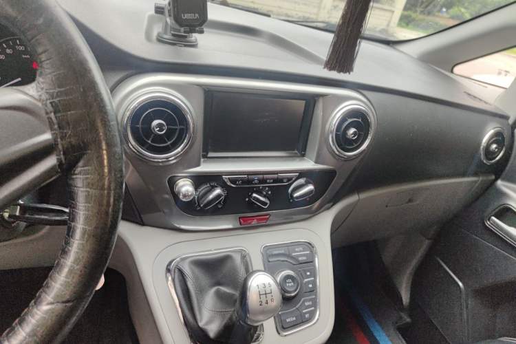 Used JAC Refine M3 2015 Maker Edition 1.6L Luxury Smart Version Audio And AC Panel
