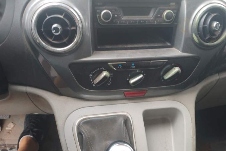 Used JAC Refine M3 2015 Maker Edition 1.6L Luxury Version Audio And AC Panel