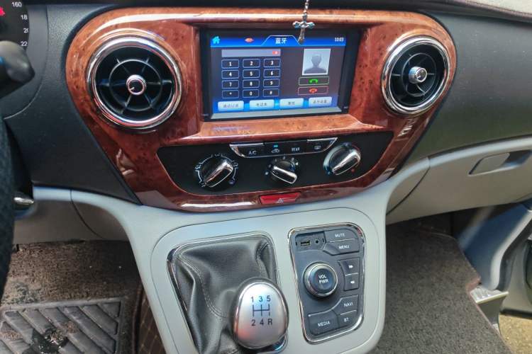 Used JAC Refine M3 2015 Maker Edition 1.6L Luxury Smart Version Audio And AC Panel