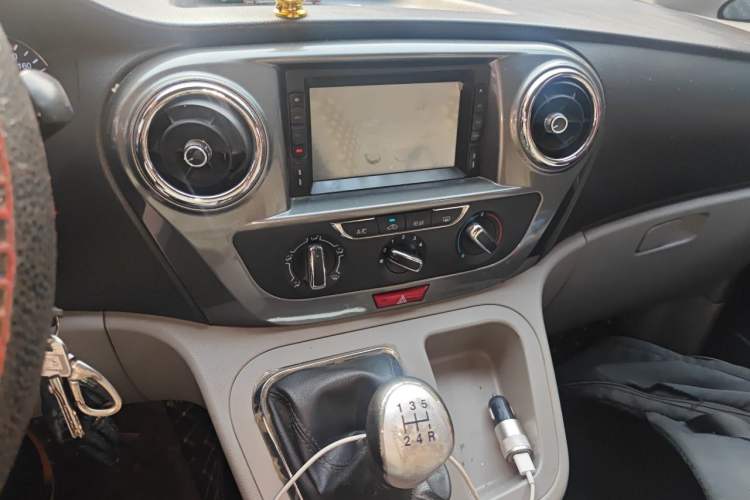 Used JAC Refine M3 2015 Maker Edition 1.6L Luxury Smart Version Audio And AC Panel