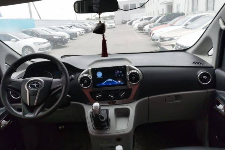 Used JAC Refine M3 2015 2.0L Luxury Smart Version Center Console