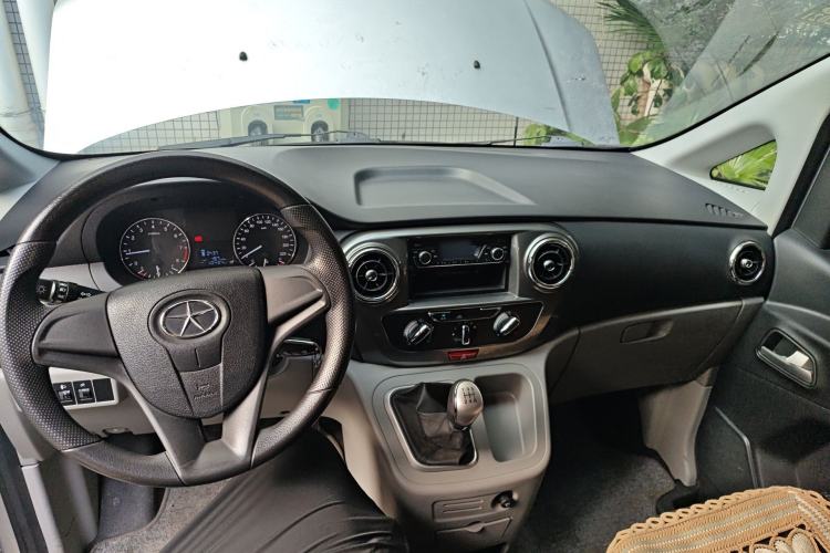 Used JAC Refine M3 2015 Maker Edition 1.6L Luxury Version Center Console