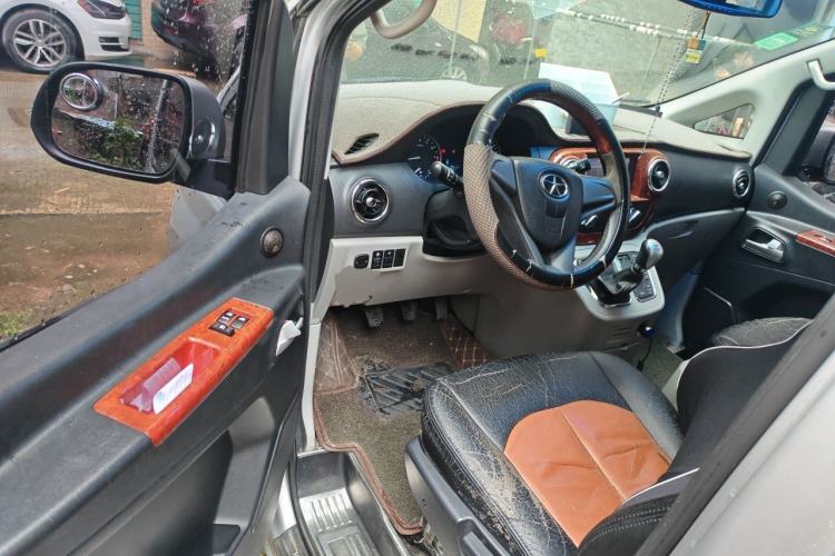 Used JAC Refine M3 2015 Maker Edition 1.6L Luxury Smart Version Driver Seat